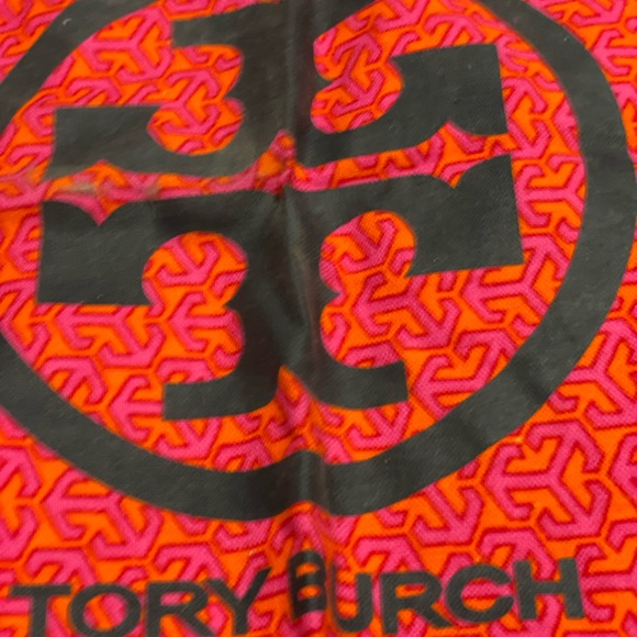 Black Tory Burch zip wallet - Picture 6 of 7